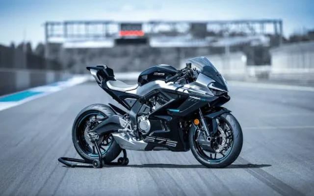 CFMOTO 675SR R
